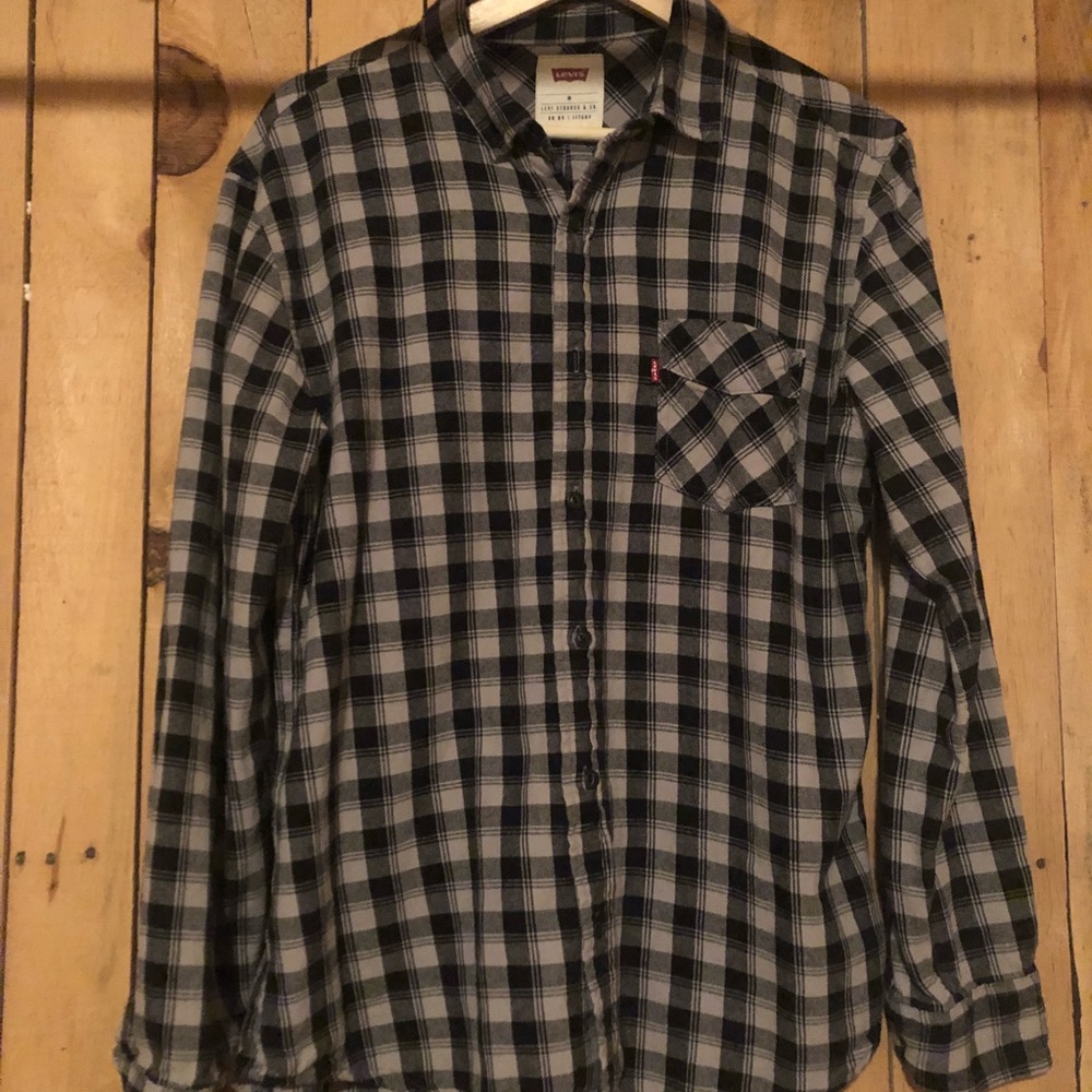 *SOLD on Depop*Levis Flannel Button Up